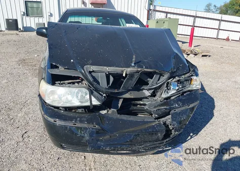 2009 Lincoln Town Car Signature L from USA, damaged, VIN 2LNHM85V49X614652